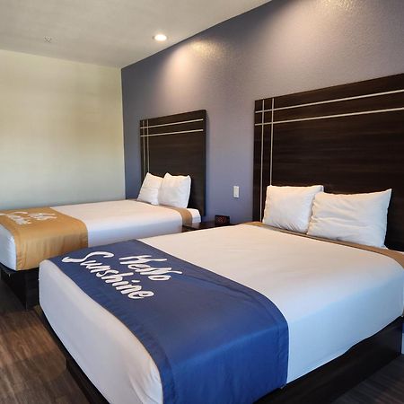 Days Inn & Suites By Wyndham La Porte Exteriér fotografie