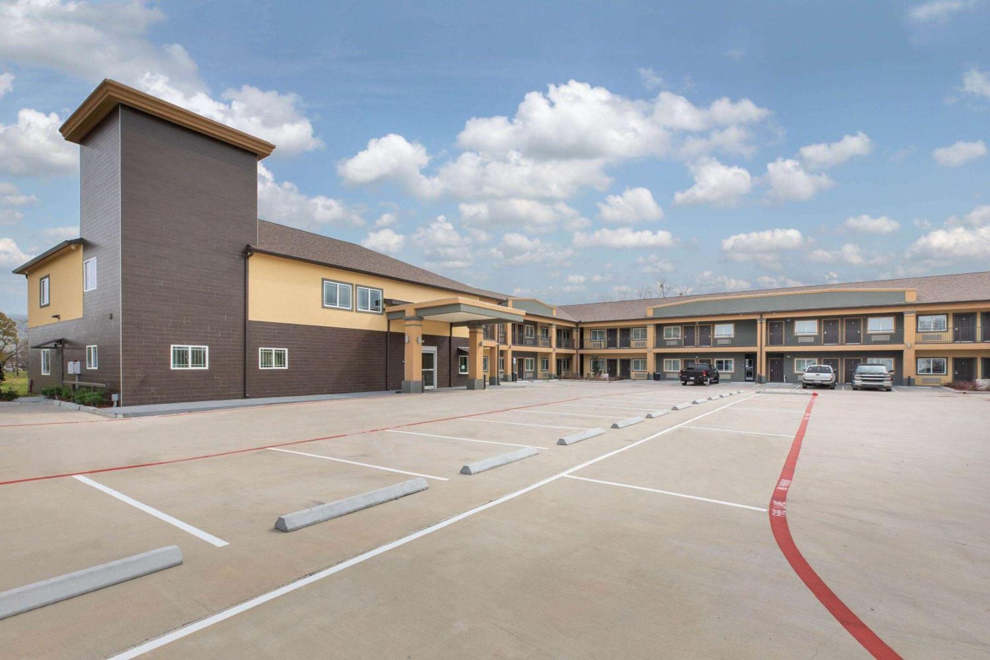 Days Inn & Suites By Wyndham La Porte Exteriér fotografie